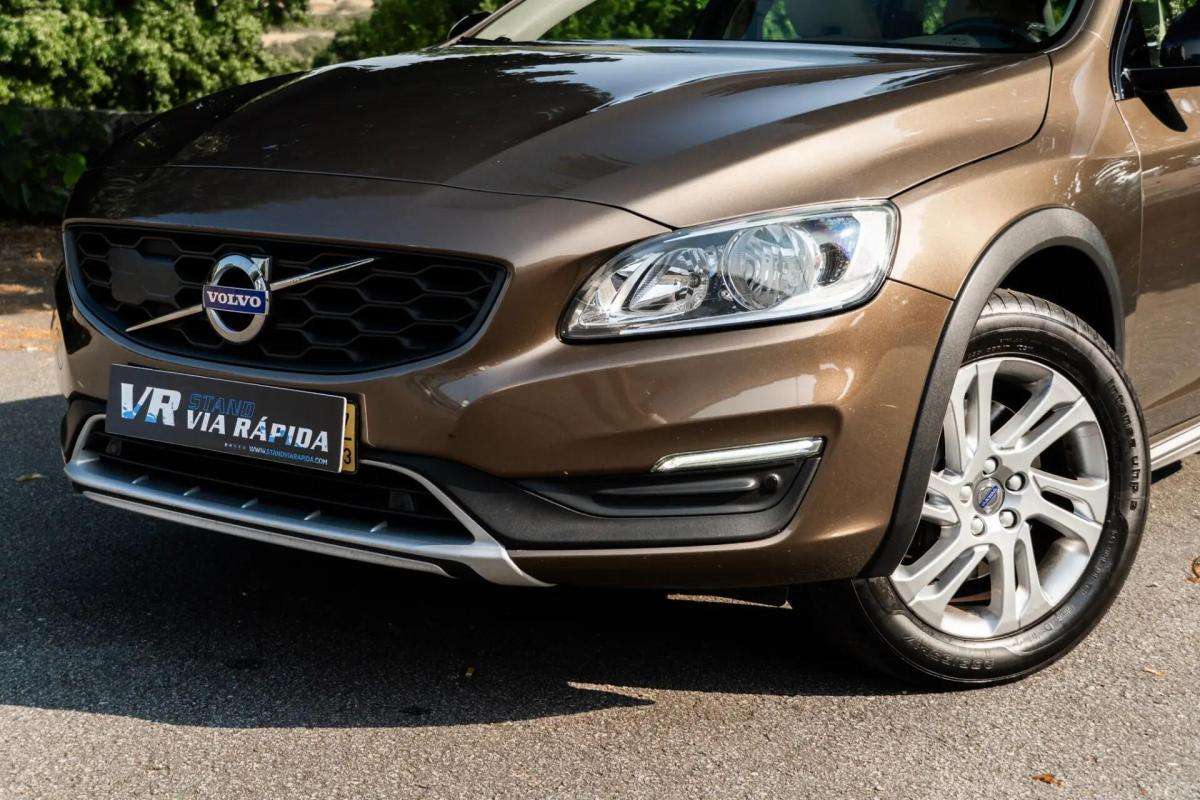 volvo-v60-cross-country-2017-diesel-1969cc