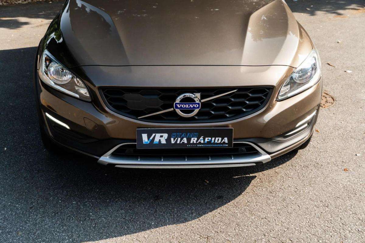 volvo-v60-cross-country-2017-diesel-1969cc