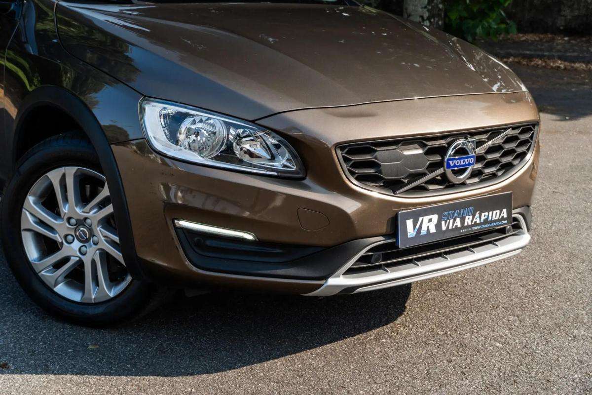volvo-v60-cross-country-2017-diesel-1969cc