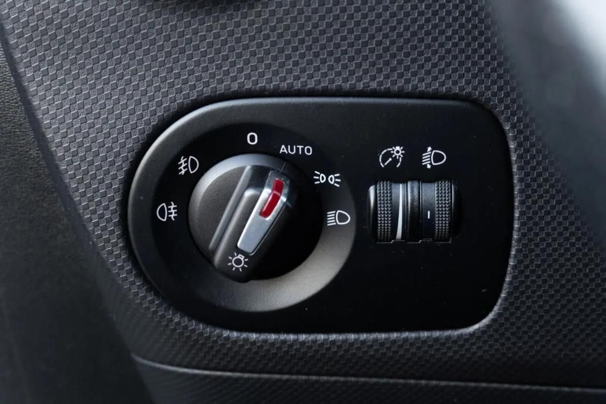 seat-leon-2012-diesel-1968cc