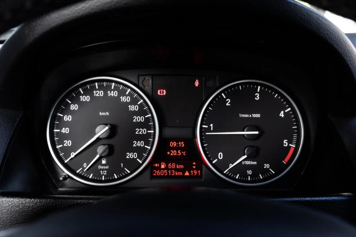 bmw-x1-sdrive20d-2010-diesel-1995cc