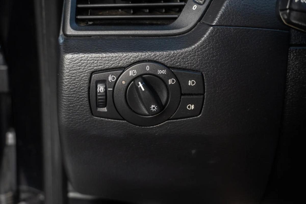 bmw-x1-sdrive20d-2010-diesel-1995cc