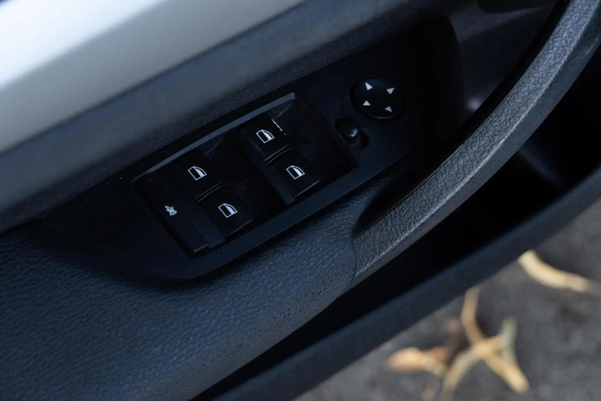 bmw-x1-sdrive20d-2010-diesel-1995cc