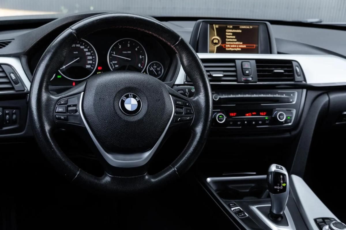 bmw-serie-3-318d-touring-2014-diesel-1995cc