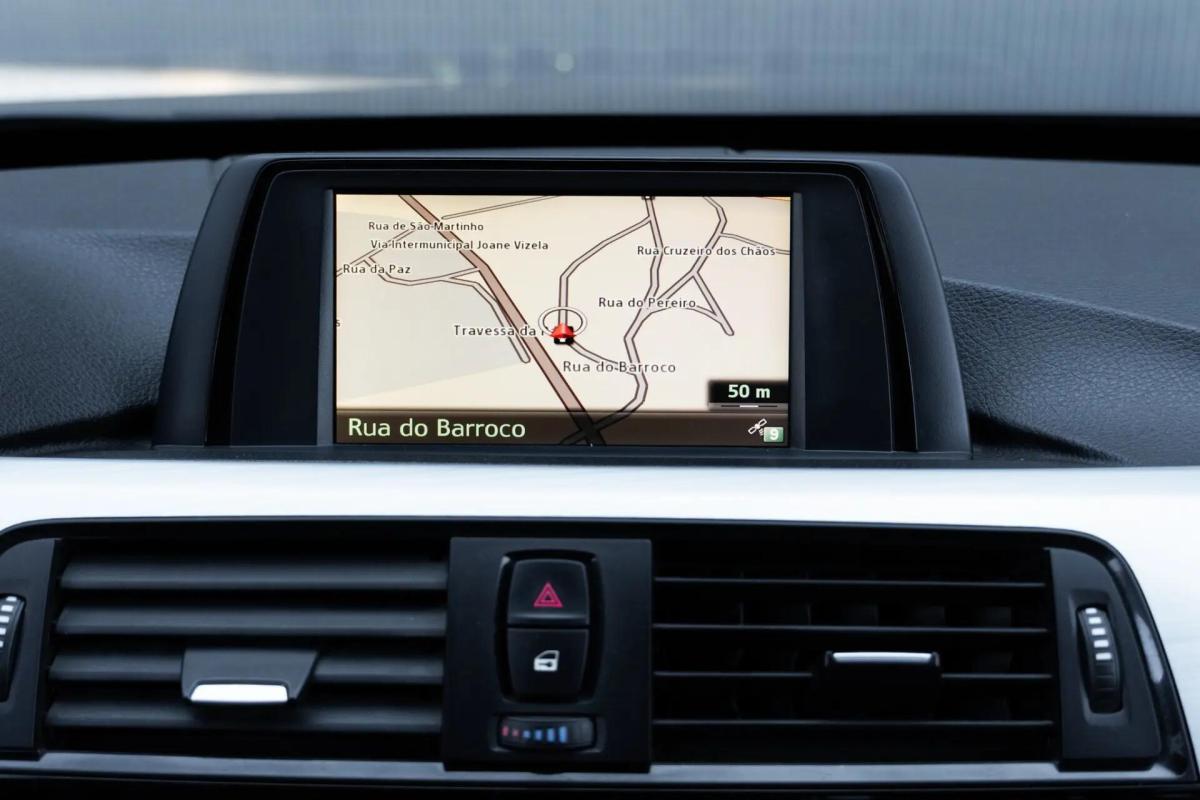 bmw-serie-3-318d-touring-2014-diesel-1995cc