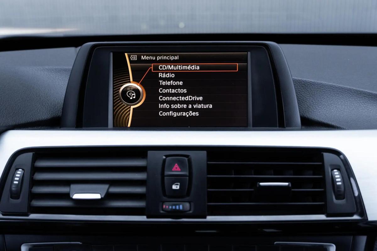 bmw-serie-3-318d-touring-2014-diesel-1995cc