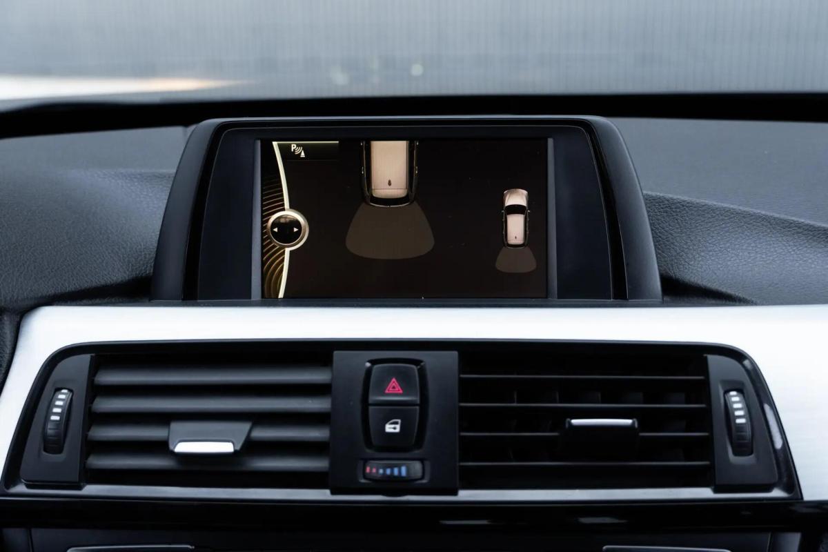 bmw-serie-3-318d-touring-2014-diesel-1995cc