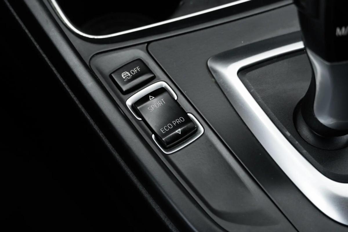 bmw-serie-3-318d-touring-2014-diesel-1995cc
