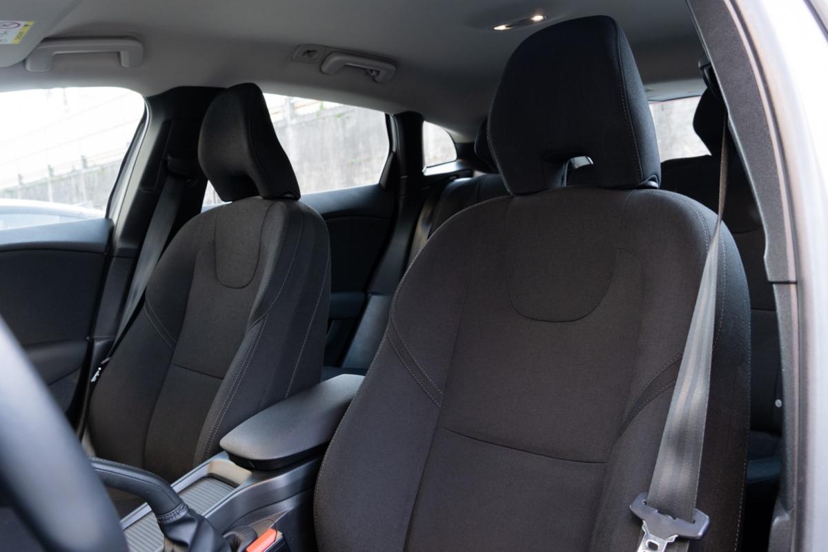 volvo-v40-cross-country-2014-diesel-1560cc