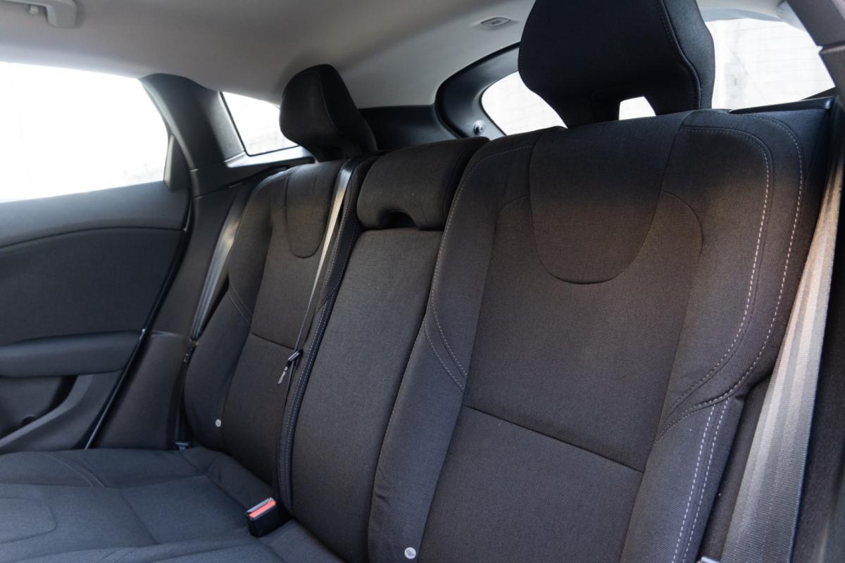 volvo-v40-cross-country-2014-diesel-1560cc