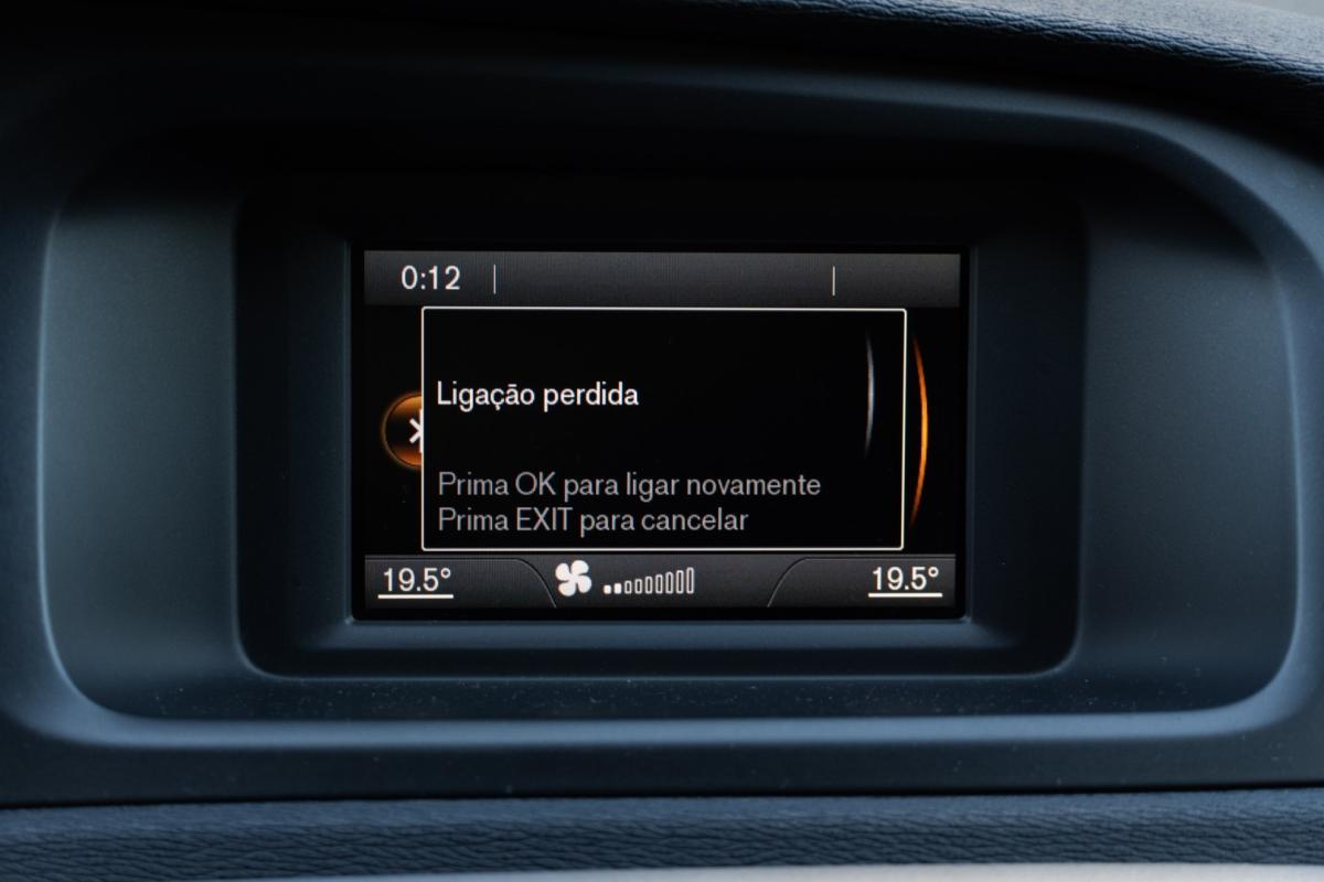 volvo-v40-cross-country-2014-diesel-1560cc