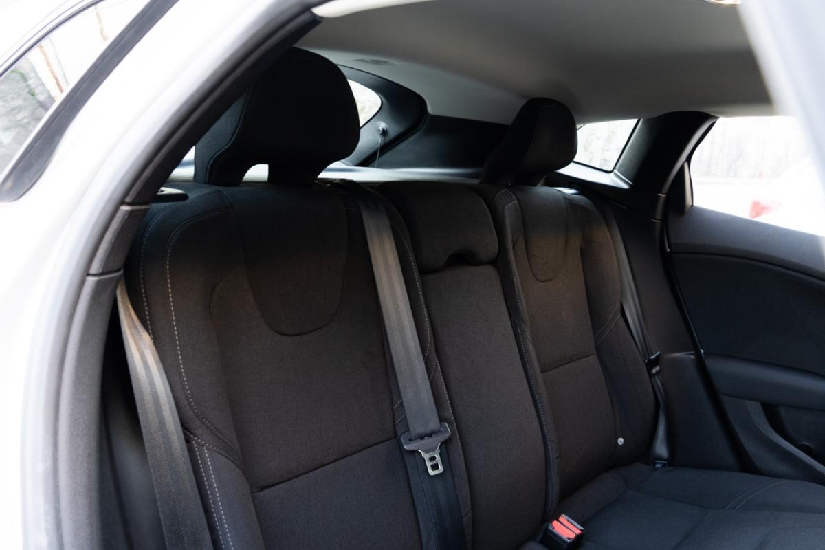 volvo-v40-cross-country-2014-diesel-1560cc