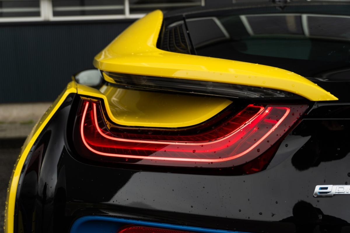 bmw-i8-2015-hibrido-1499cc
