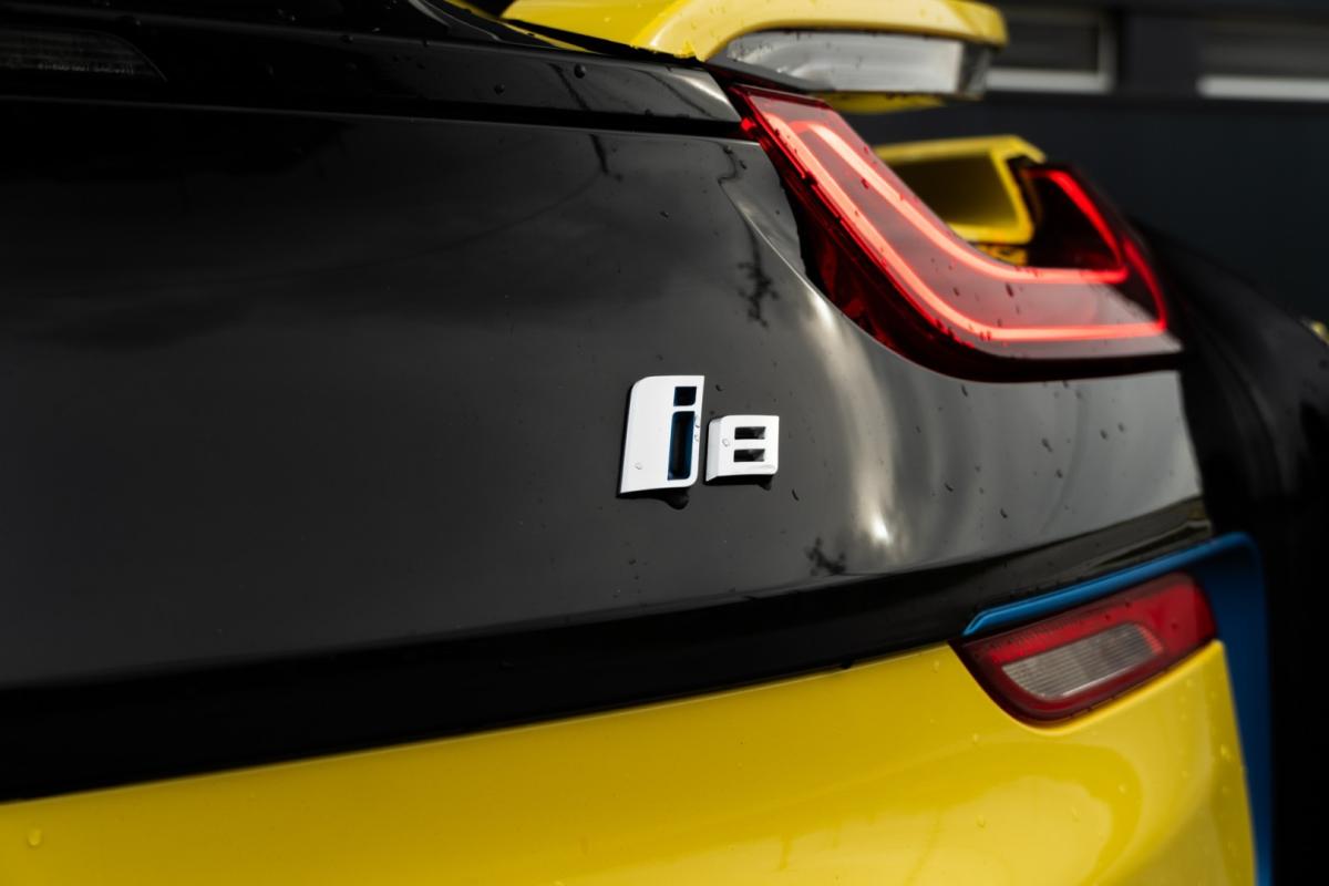 bmw-i8-2015-hibrido-1499cc
