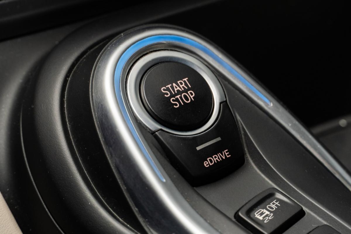 bmw-i8-2015-hibrido-1499cc