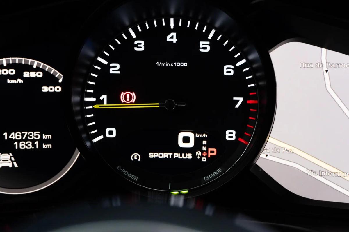 porsche-panamera-sport-turismo-2018-hibrido-a-gasolina-2894cc