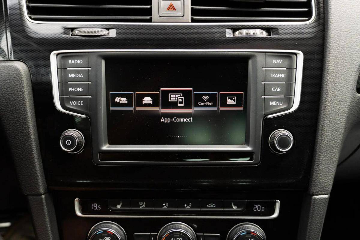 volkswagen-golf-2016-diesel-1968cc