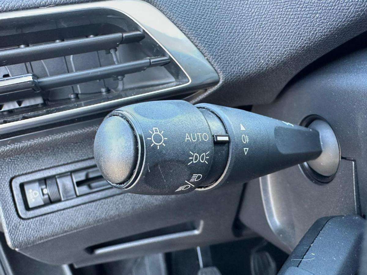 peugeot-3008-2021-diesel-1499cc
