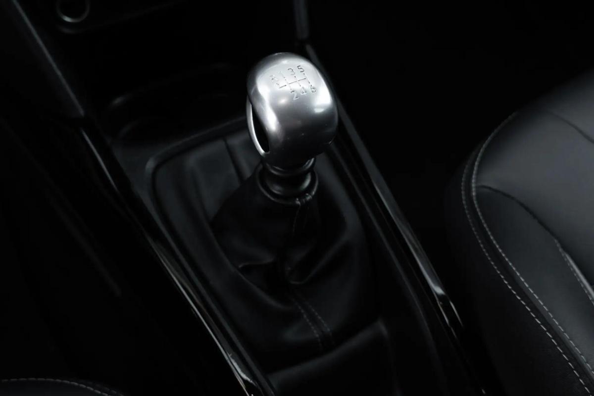 peugeot-2008-2019-gasolina-1199cc