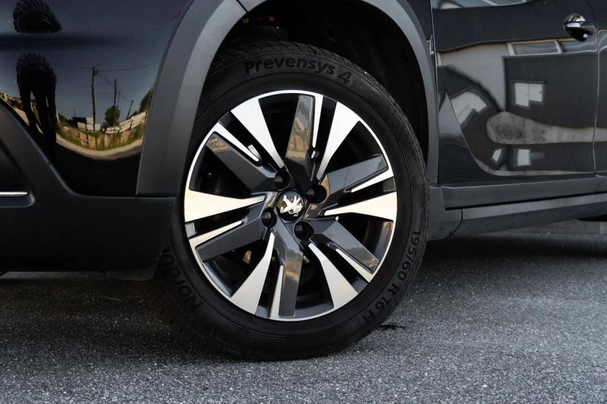 peugeot-2008-2019-gasolina-1199cc