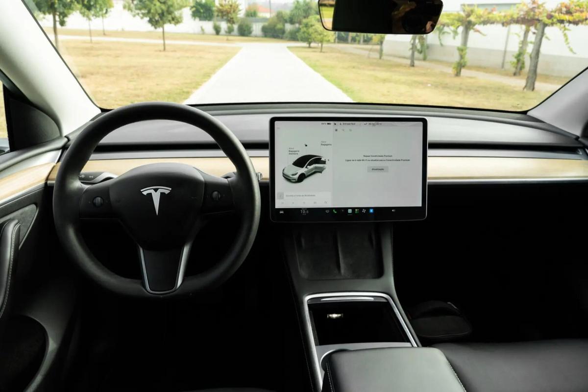 tesla-model-y-2021-eletrico-0cc