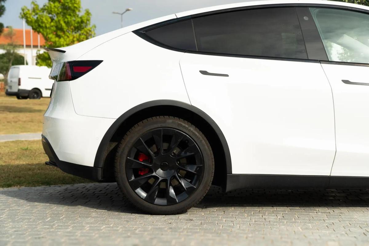 tesla-model-y-2021-eletrico-0cc