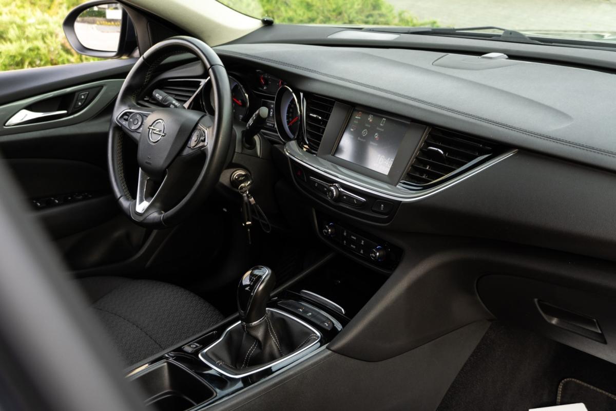opel-insignia-sports-tourer-2019-diesel-1598cc