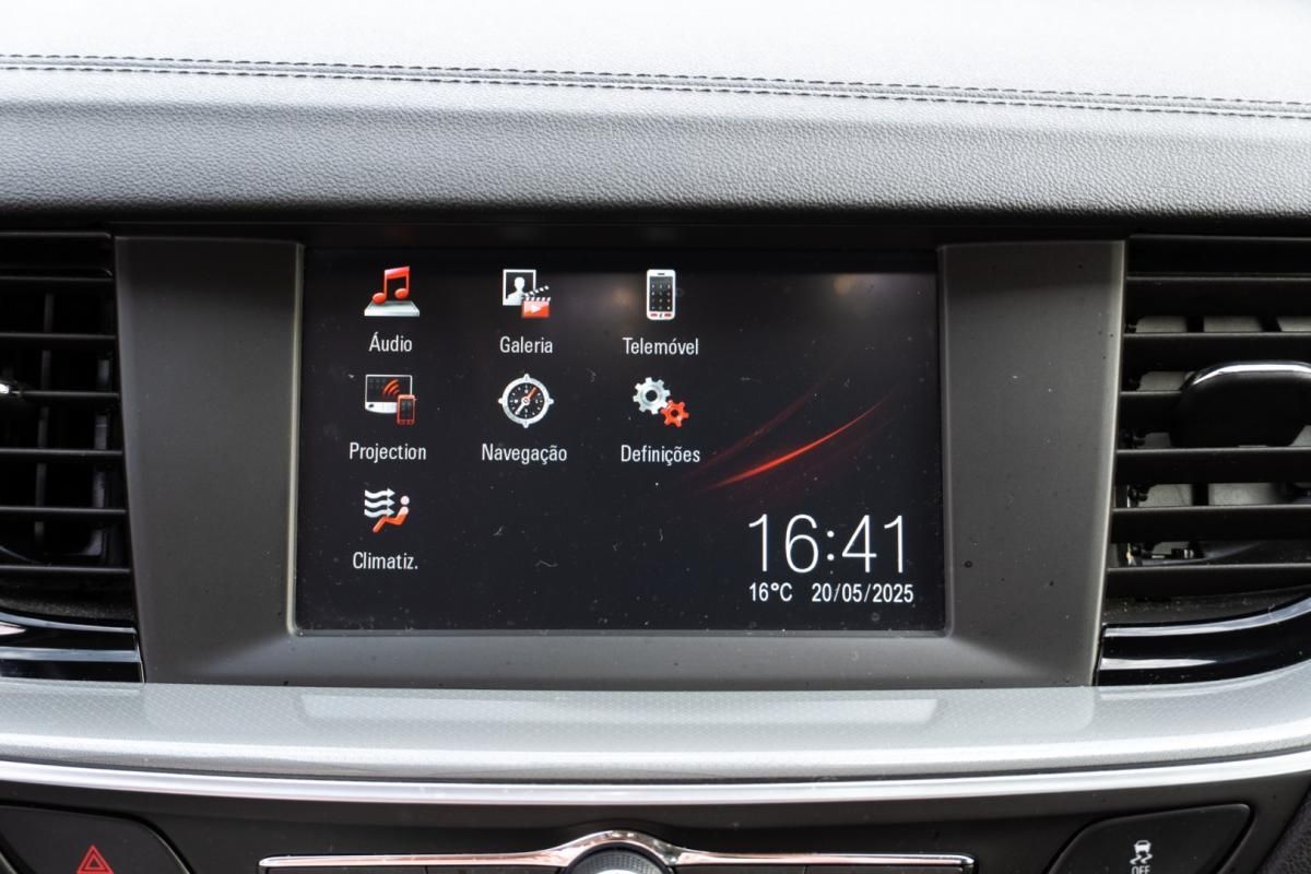opel-insignia-sports-tourer-2019-diesel-1598cc