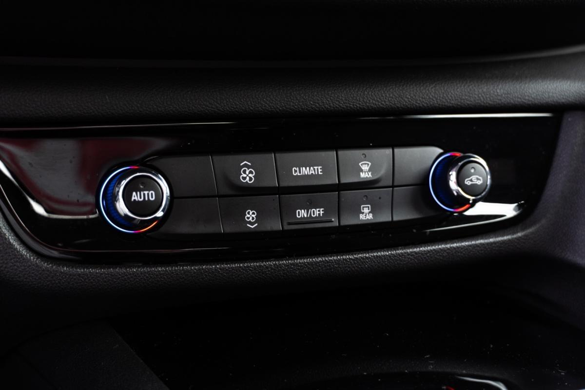 opel-insignia-sports-tourer-2019-diesel-1598cc