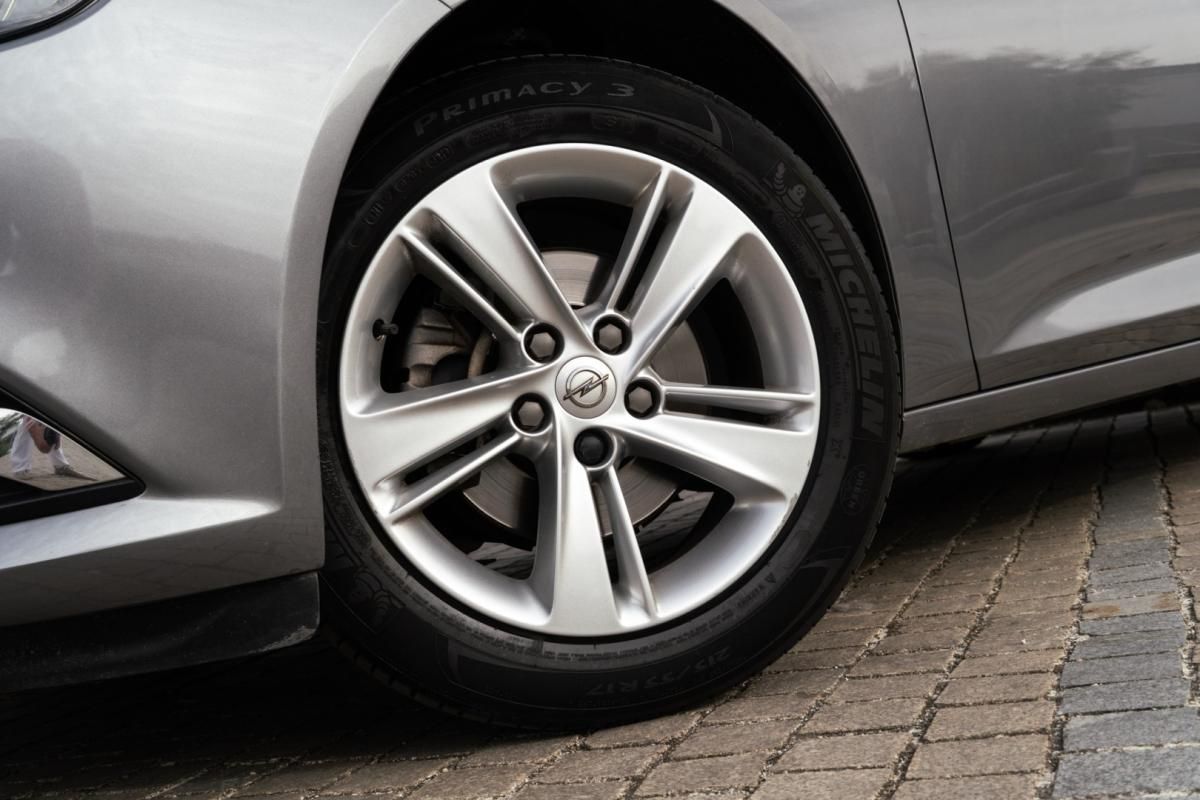 opel-insignia-sports-tourer-2019-diesel-1598cc