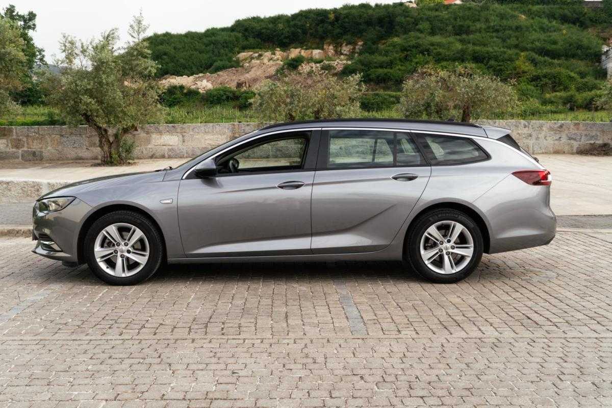 opel-insignia-sports-tourer-2019-diesel-1598cc