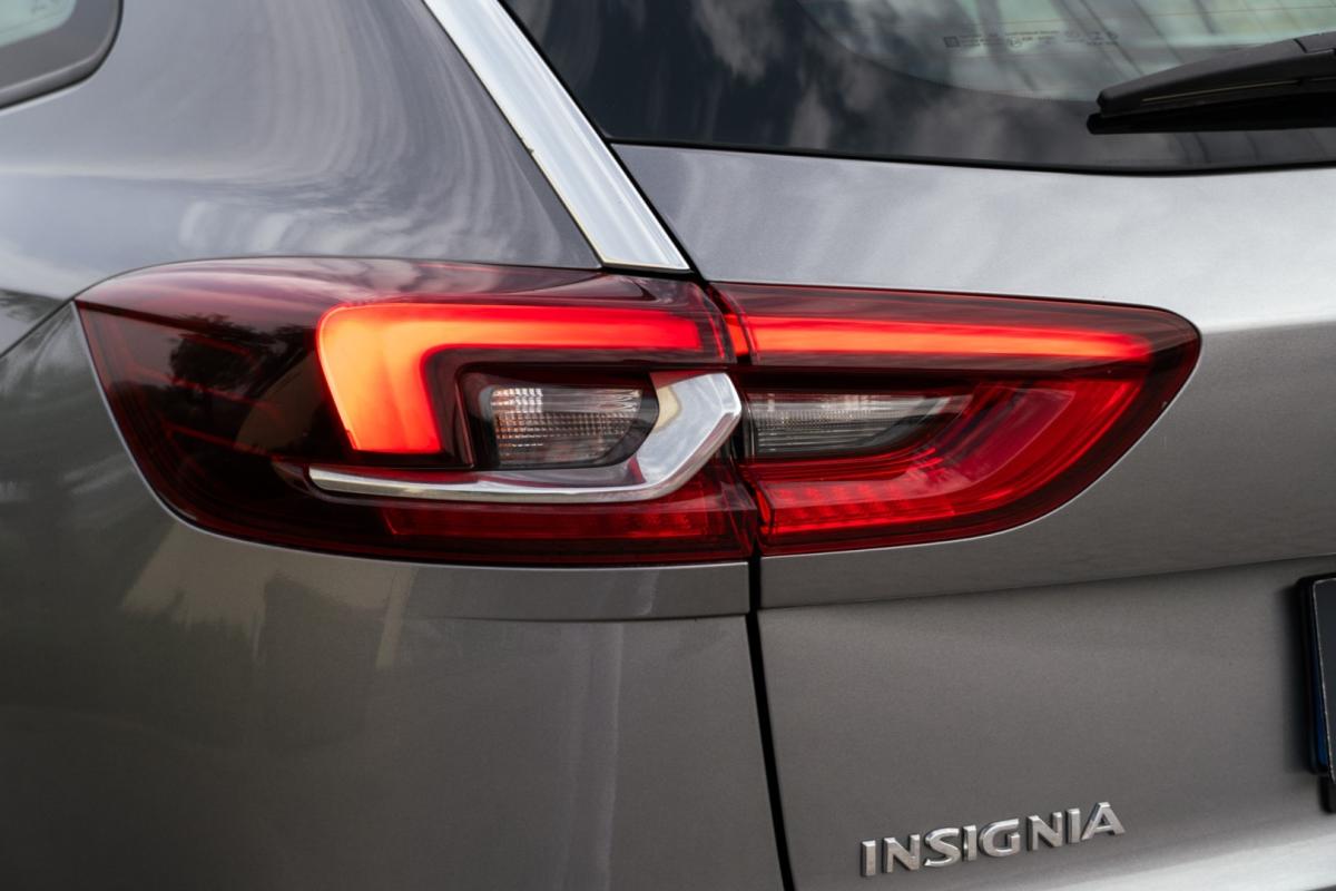 opel-insignia-sports-tourer-2019-diesel-1598cc