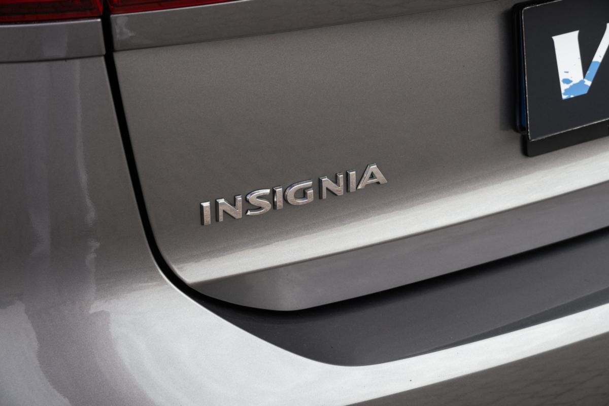 opel-insignia-sports-tourer-2019-diesel-1598cc
