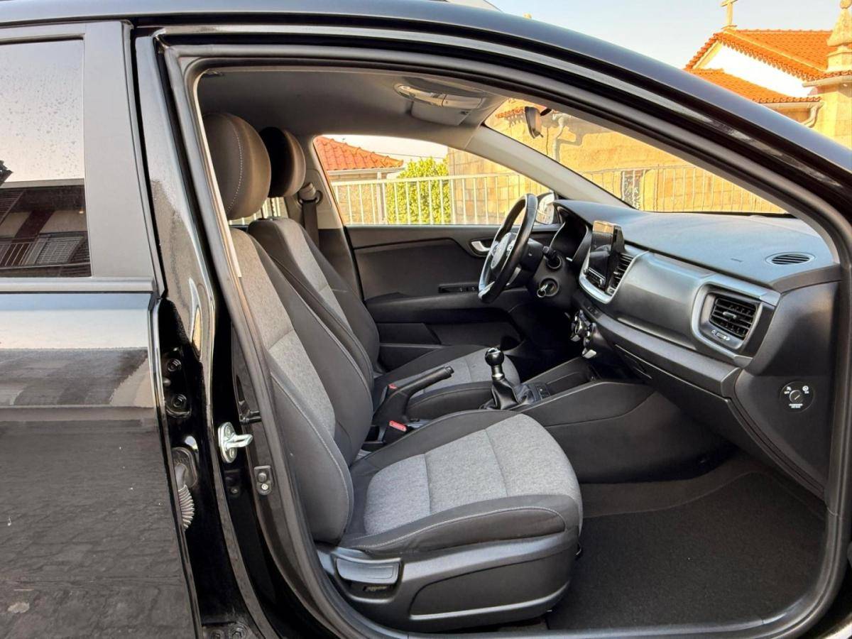 kia-stonic-2022-gasolina-1197cc