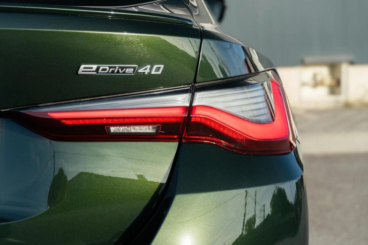 bmw-serie-i-i4-edrive40-2023-eletrico-0cc