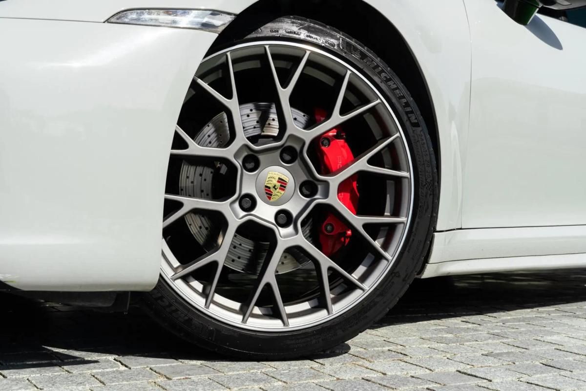 porsche-992-2021-gasolina-2981cc