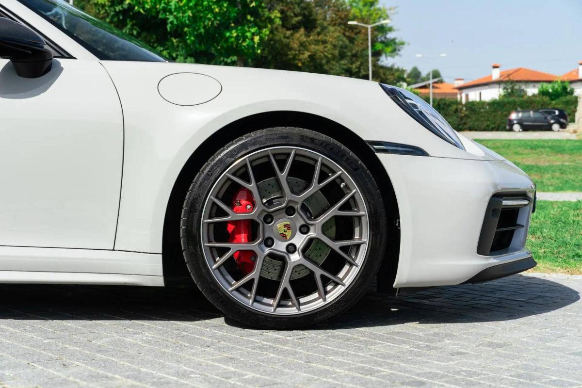 porsche-992-2021-gasolina-2981cc