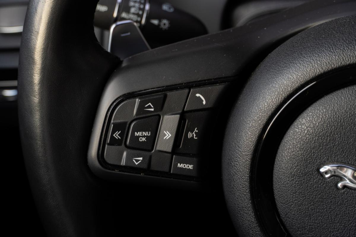 jaguar-f-type-2019-gasolina-1997cc