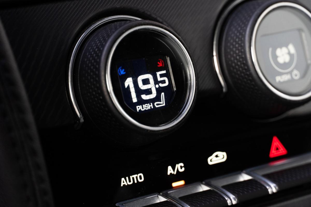 jaguar-f-type-2019-gasolina-1997cc