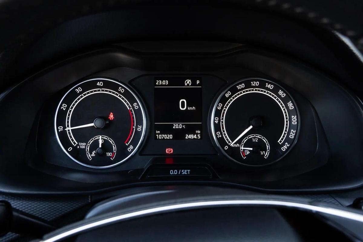 skoda-kamiq-2023-gasolina-999cc