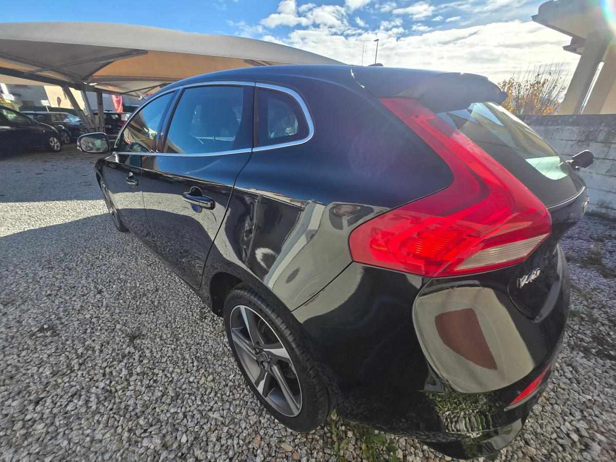 volvo-v40-d2-1-6-2014-diesel-1560cc