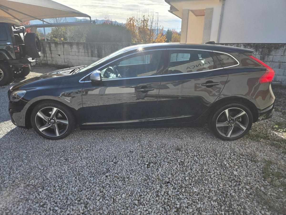 volvo-v40-d2-1-6-2014-diesel-1560cc