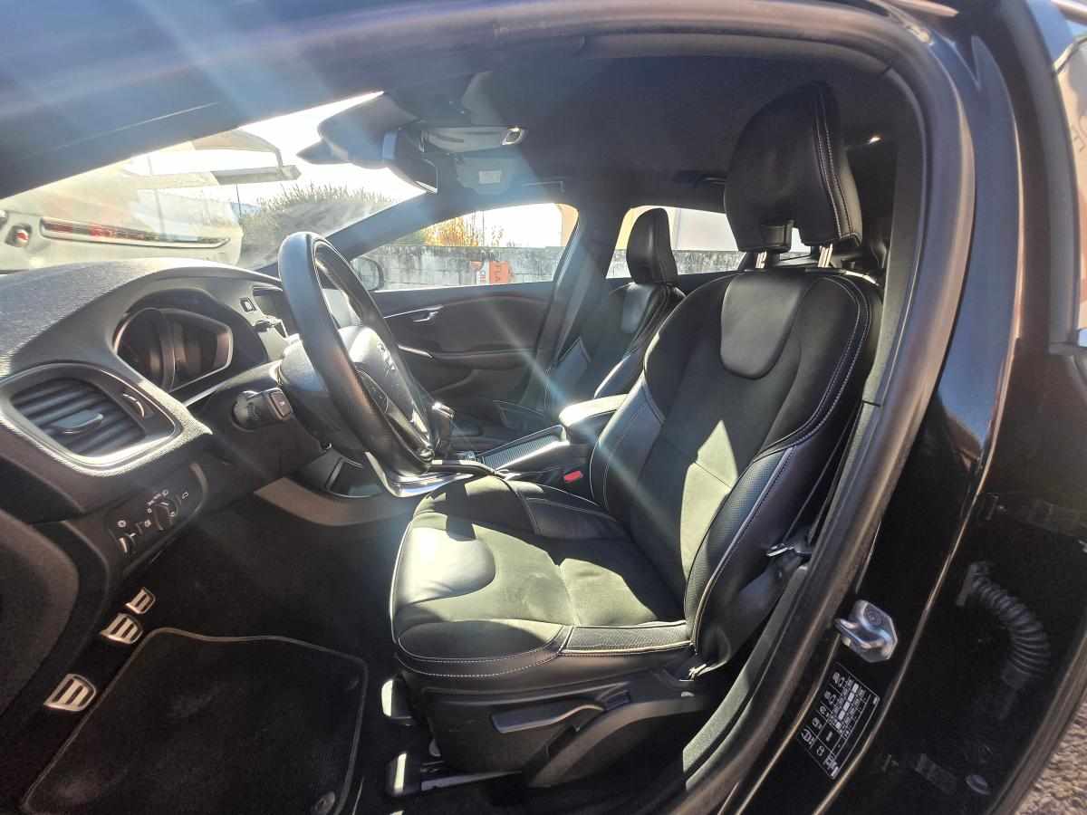 volvo-v40-d2-1-6-2014-diesel-1560cc