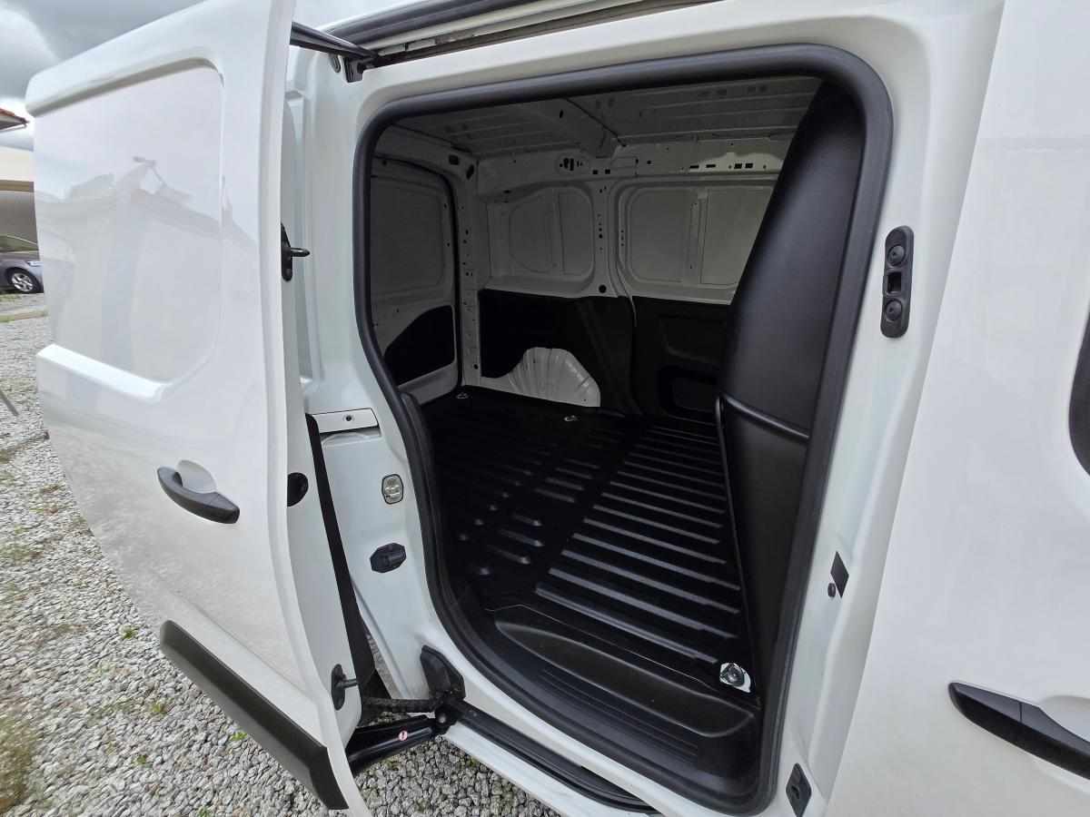 opel-combo-1-5-2021-diesel-1499cc