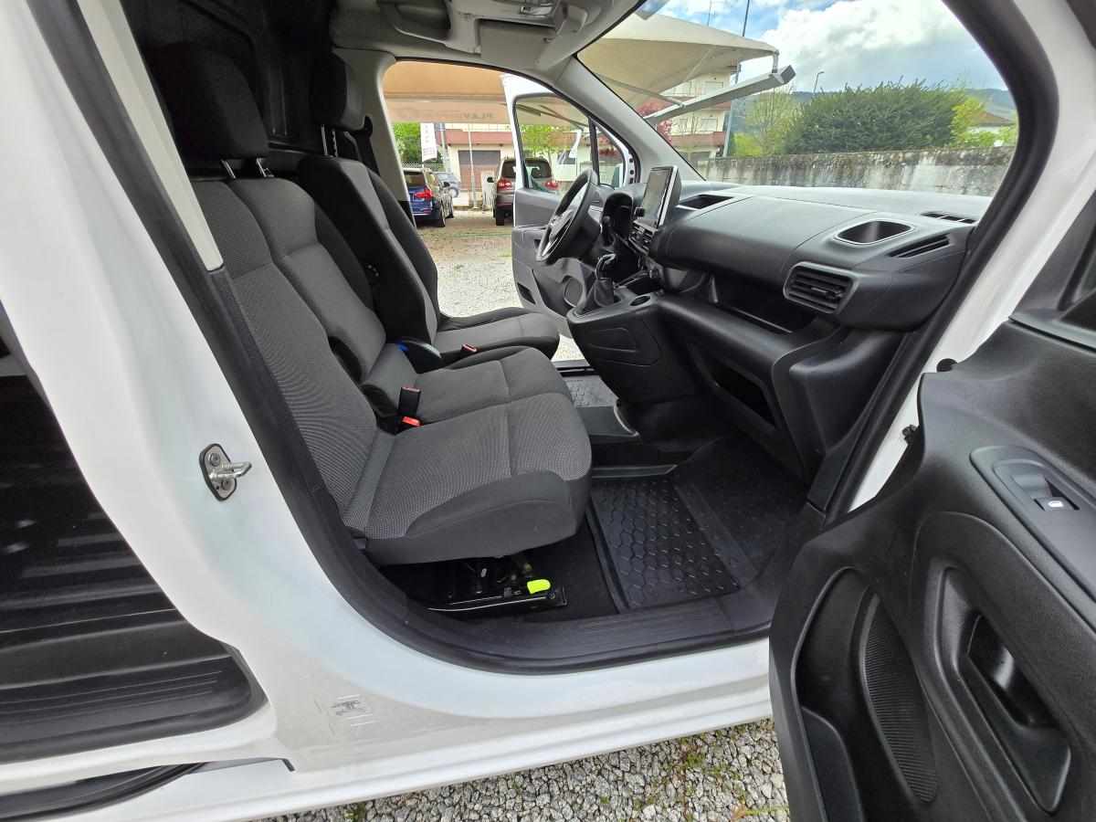 opel-combo-1-5-2021-diesel-1499cc