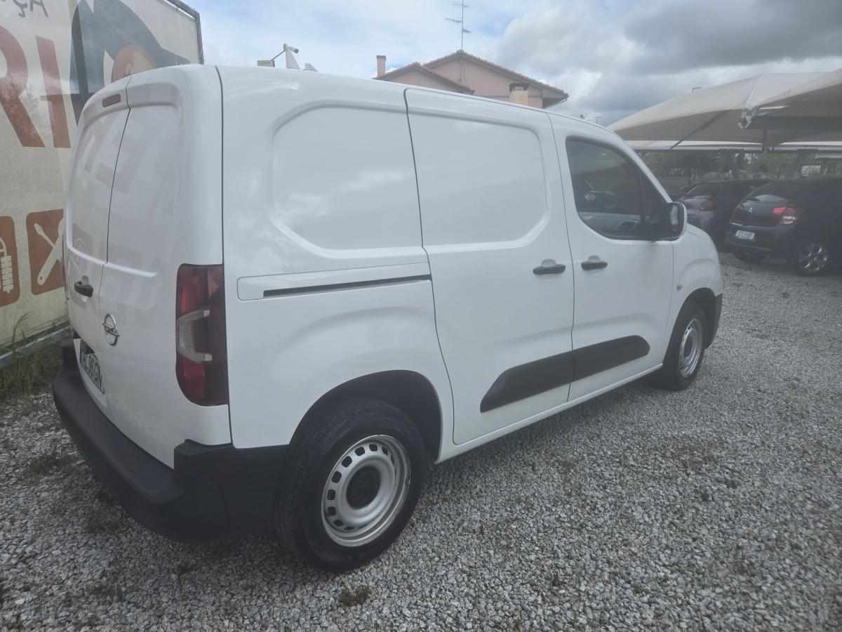 opel-combo-1-5-2021-diesel-1499cc