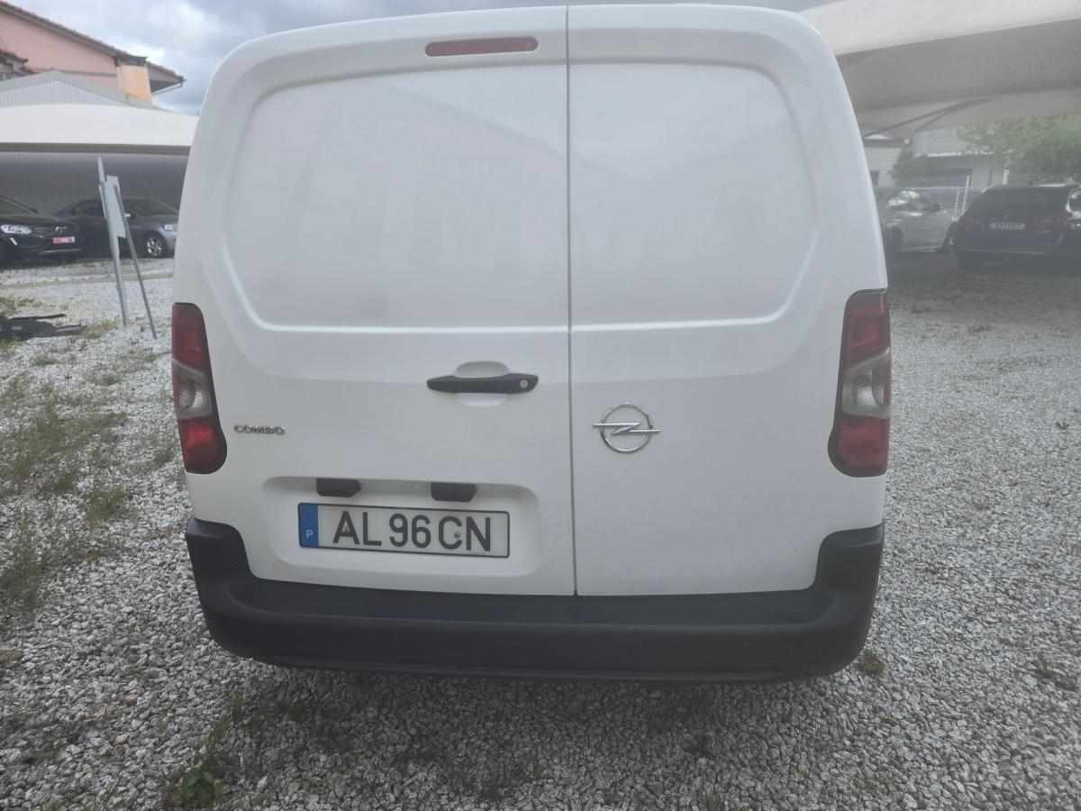 opel-combo-1-5-2021-diesel-1499cc
