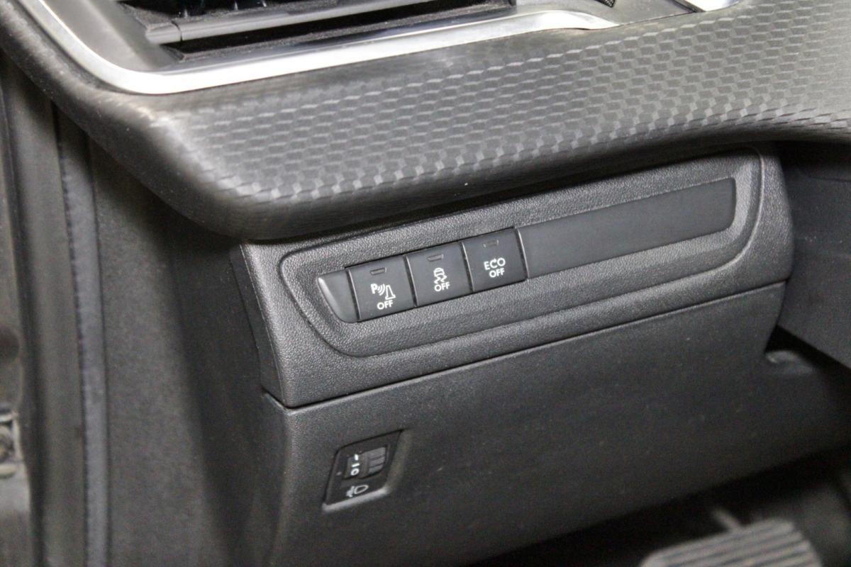 peugeot-2008-2016-gasolina-1199cc