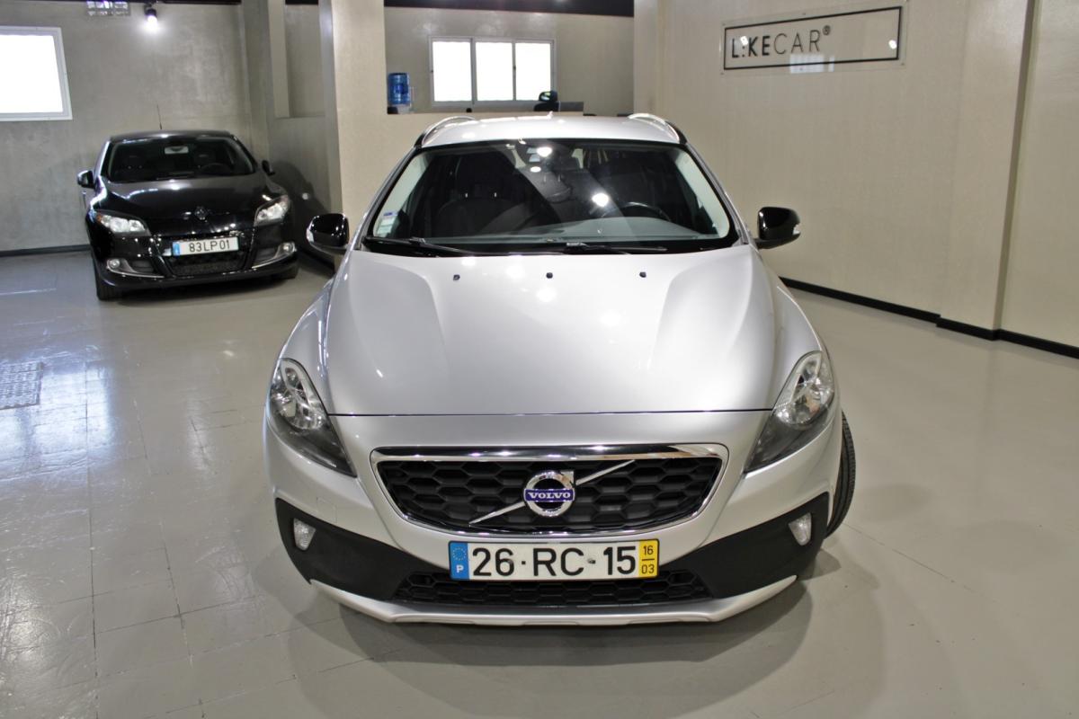 volvo-v40-cross-country-2016-diesel-1969cc