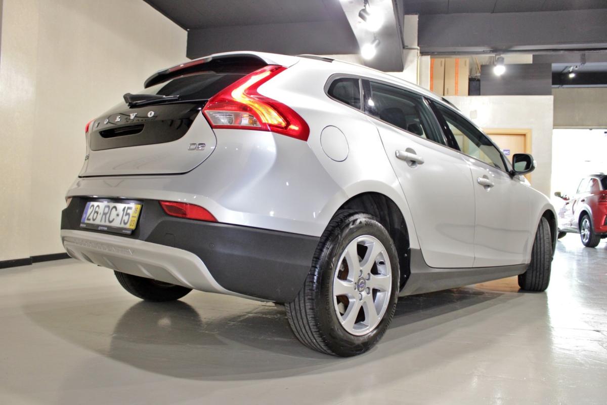 volvo-v40-cross-country-2016-diesel-1969cc
